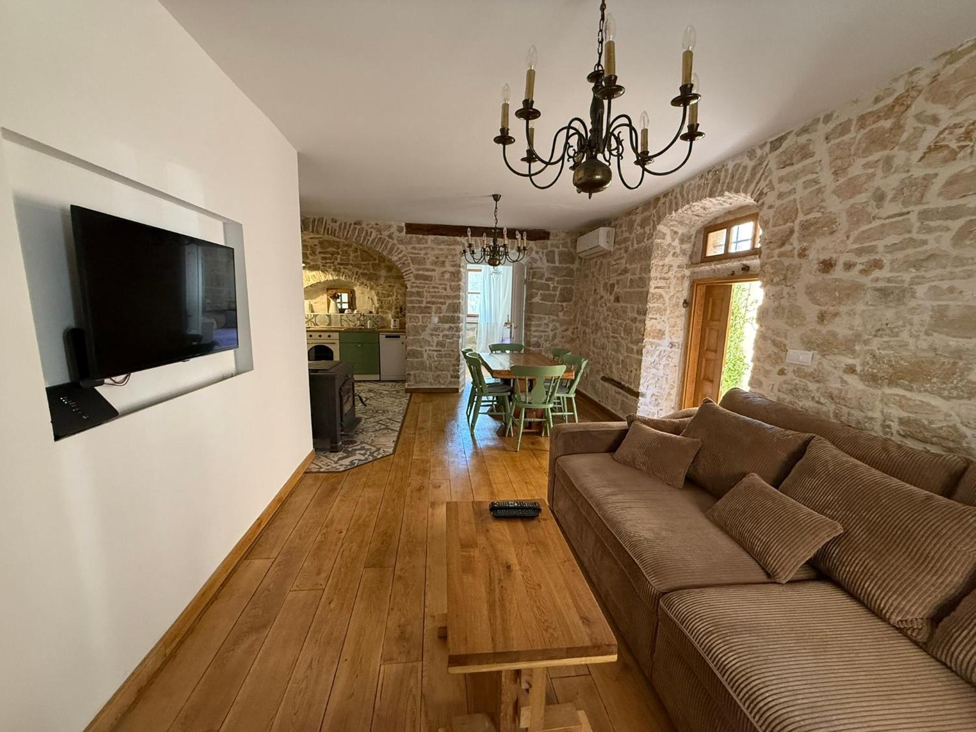 Villa Di Piazza Вишнян Экстерьер фото