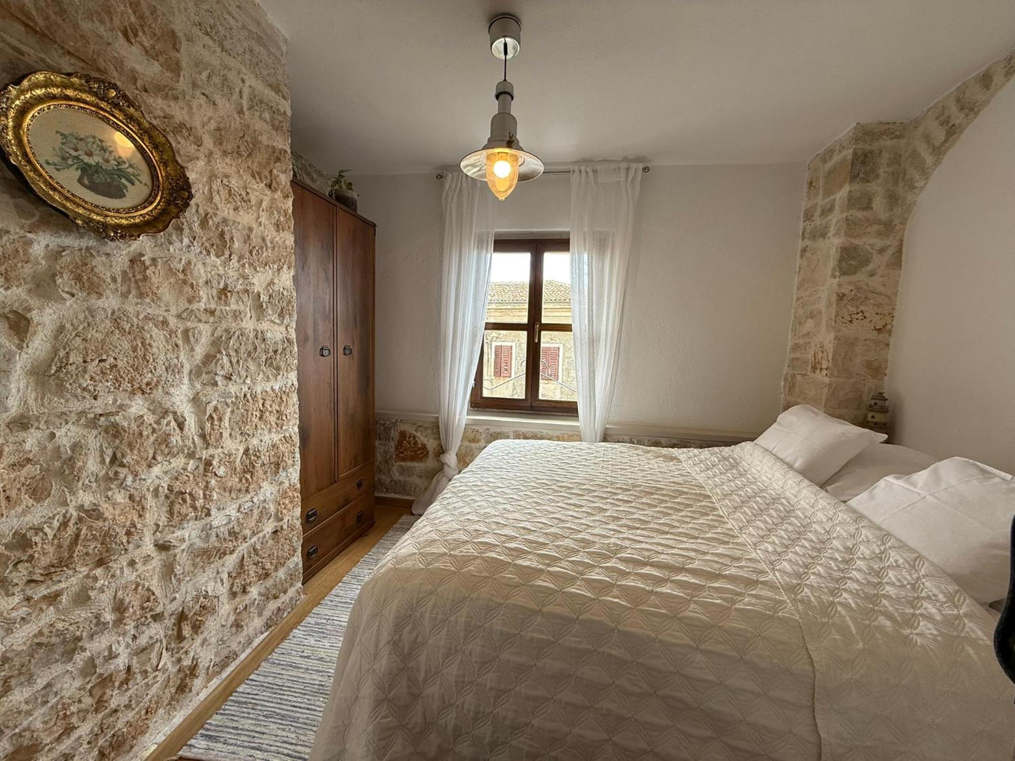 Villa Di Piazza Вишнян Экстерьер фото