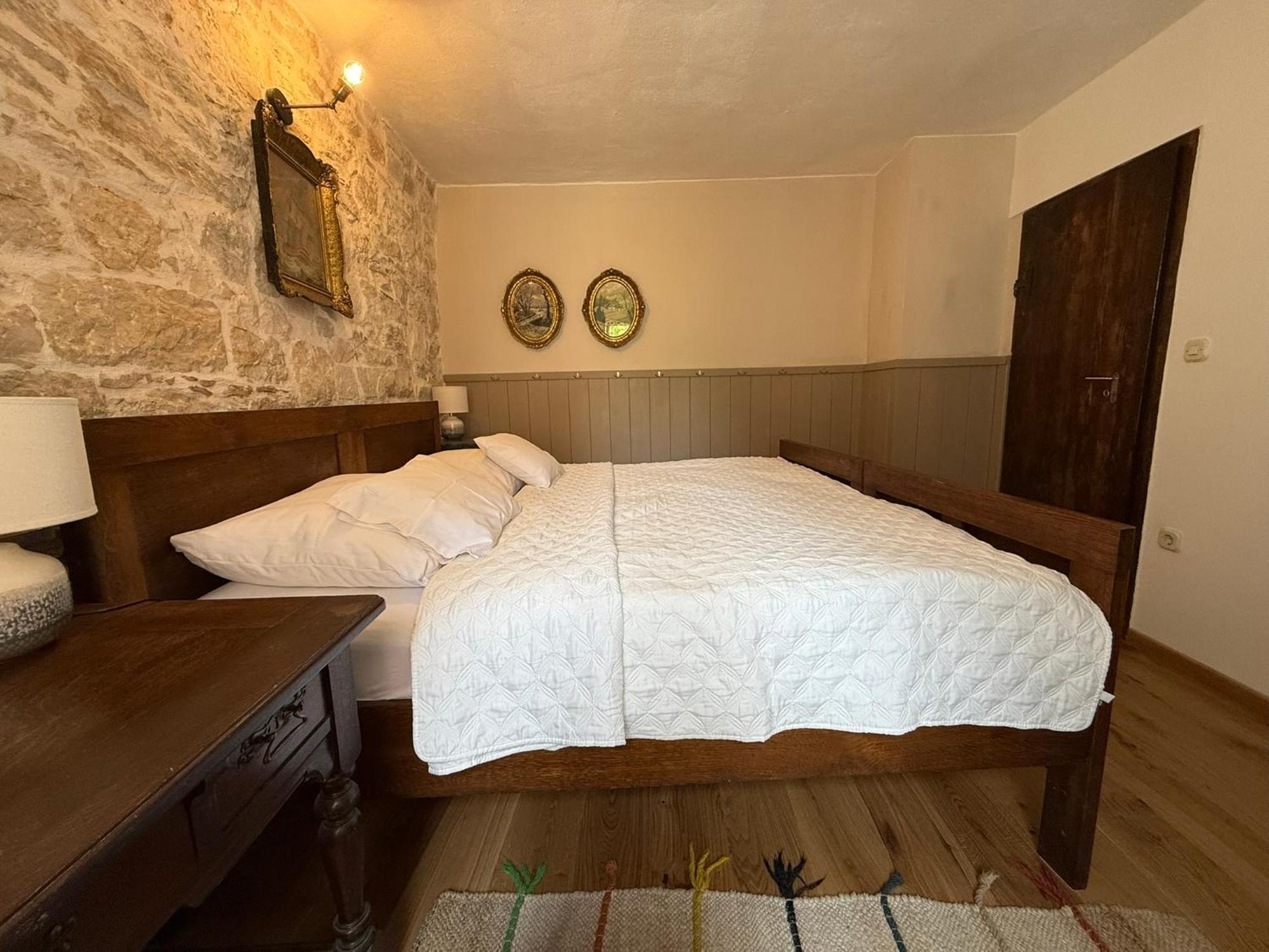 Villa Di Piazza Вишнян Экстерьер фото
